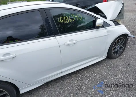 2015 Ford Focus Se z USA, uszkodzony, nr VIN 1FADP3K24FL292262